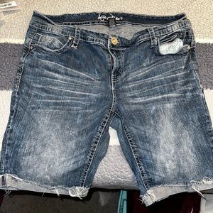 Ariya Jeans Bermuda Shorts - Sz 18